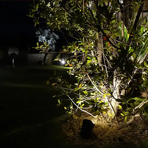 lampe solaire puissante LED éclairage paysager