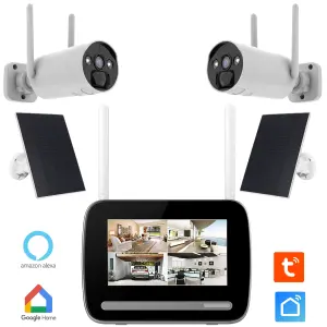 Kit système de surveillance avec un enregistreur, deux caméras et deux panneaux solaires.